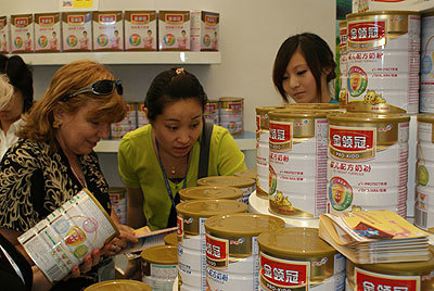 伊利世博牛奶亮相國際食品展，農場到餐桌的生態自信引關注